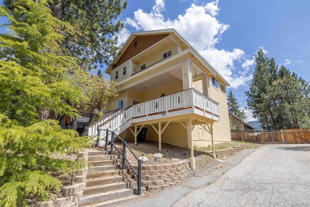 1047 Butte Avenue