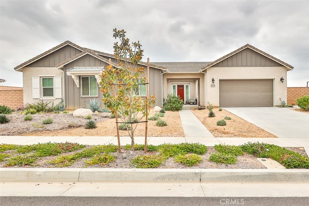1112 W Empress