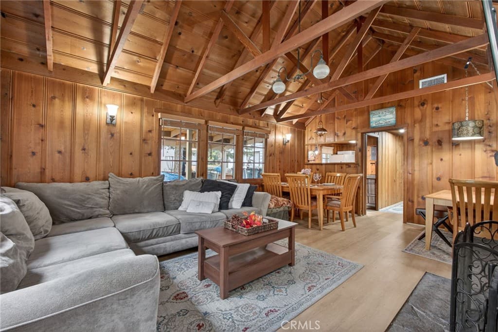 1674 Twin Lakes