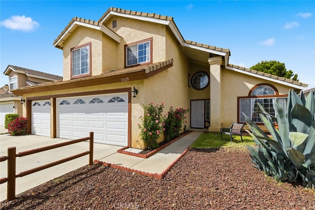 3329 Rollingridge Avenue