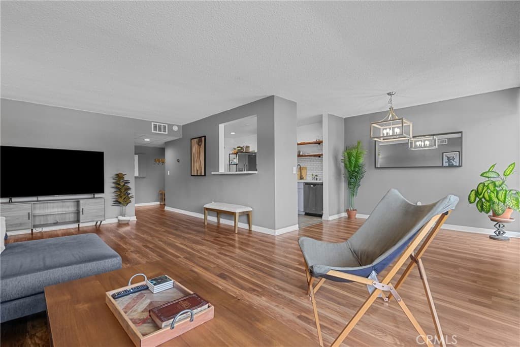 5454 Zelzah Avenue 309