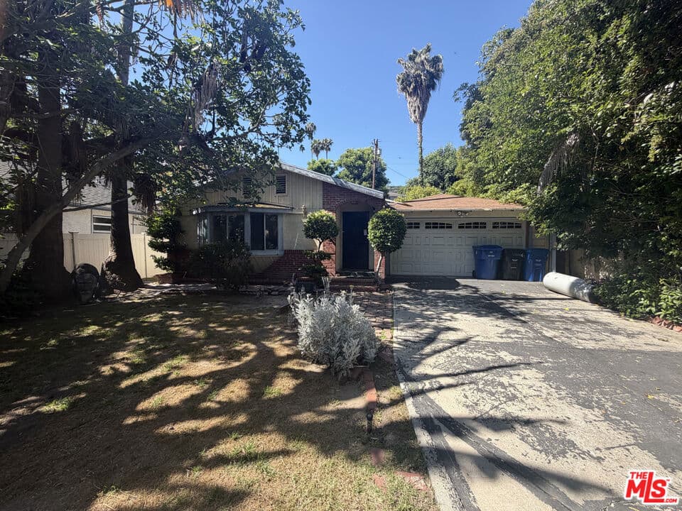 10862 Fruitland Drive