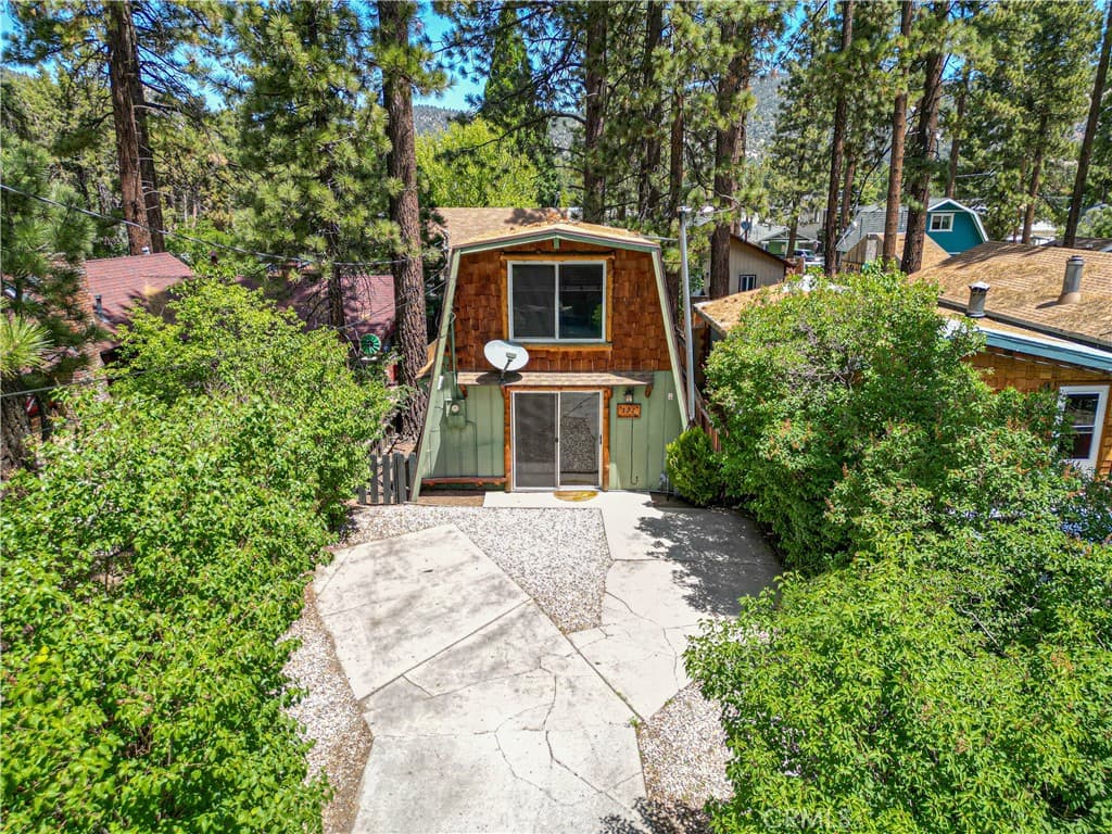 327 W Country Club