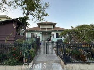 1457 W 25th