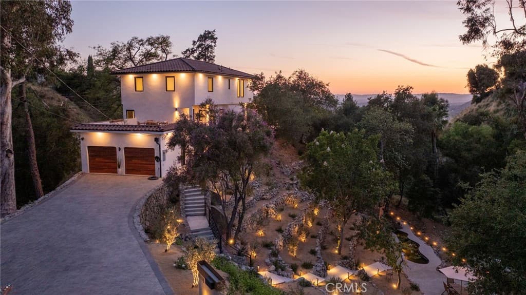 11111 Tujunga Canyon