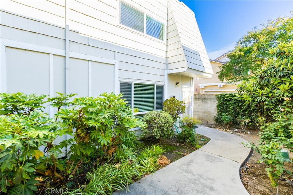 1434 Highland Avenue 8