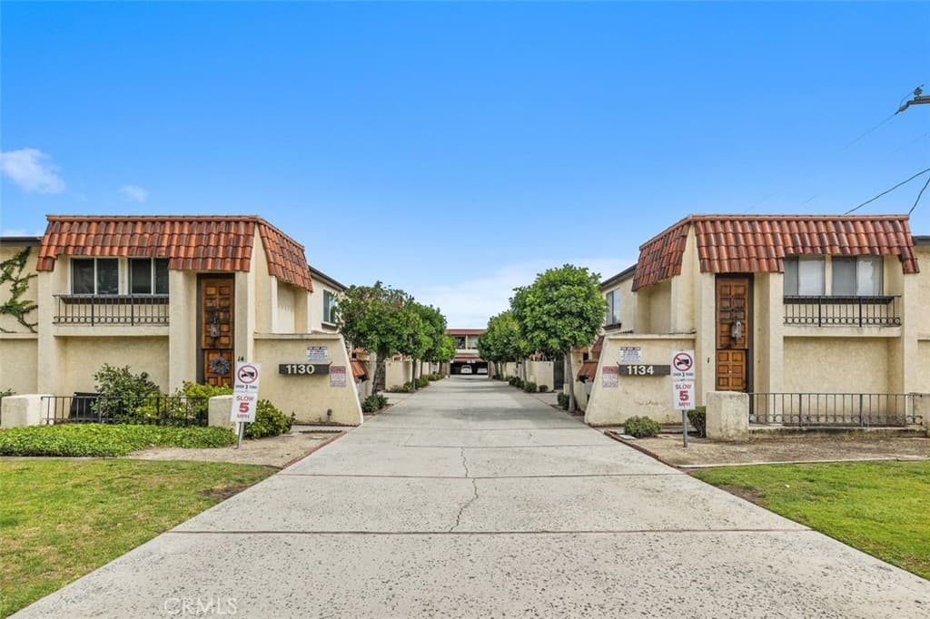 1130 W Huntington Drive 8