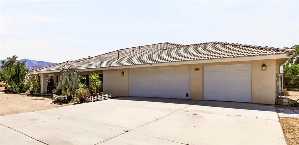 9562 Cambria Court