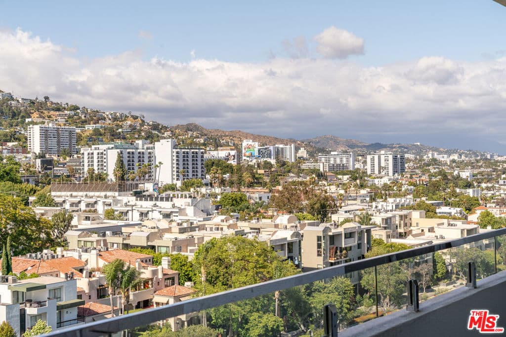 838 N Doheny Drive 1204