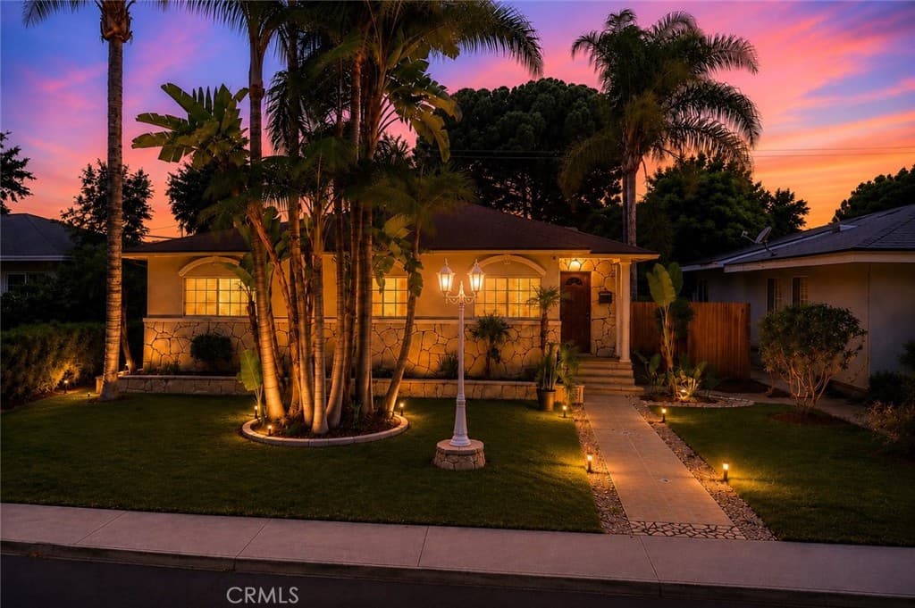 10529 La Mirada