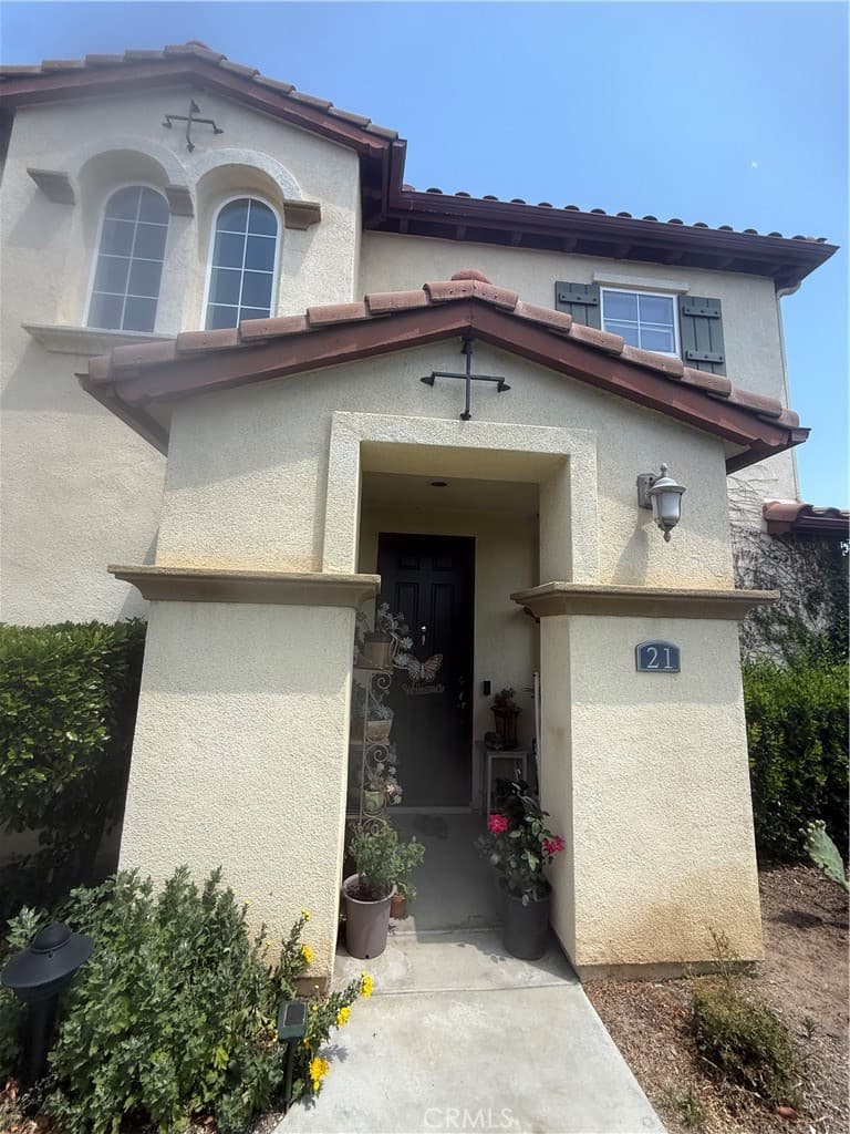 2750 E Oak Hill 21