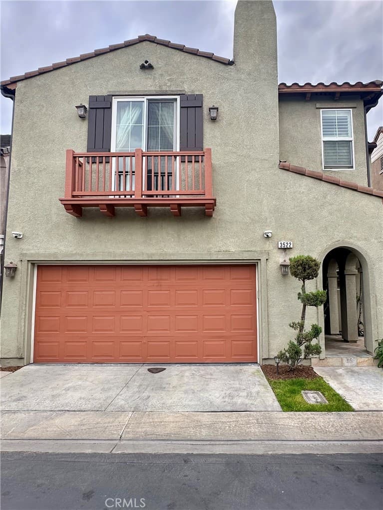 3522 W Hughes