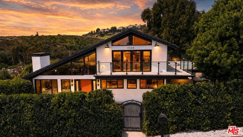 3525 Coast View Drive