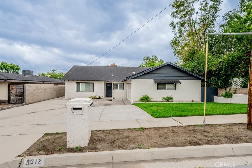 5312 N Mountain View