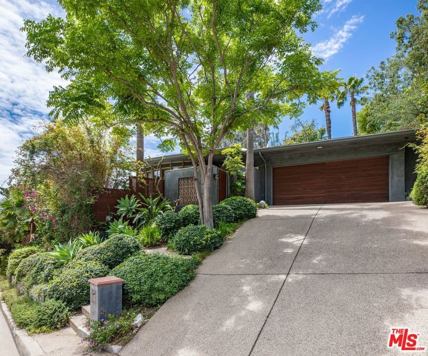 1211 Sierra Alta Way