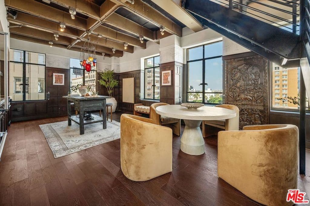 6253 Hollywood Boulevard 708