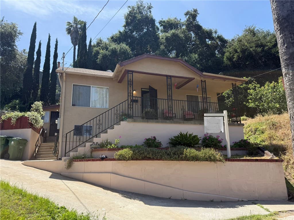 6119 Echo Street