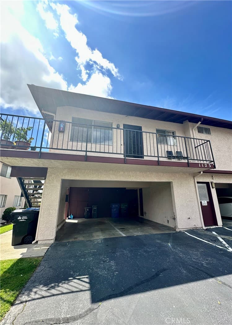 1123 W Sierra Madre Avenue 4