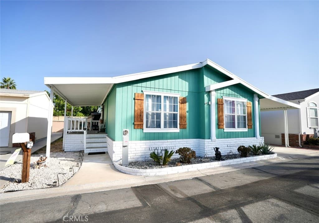 19127 Pioneer Boulevard 4