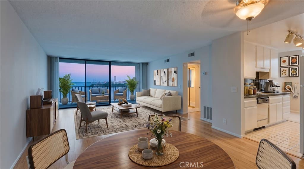1140 E Ocean