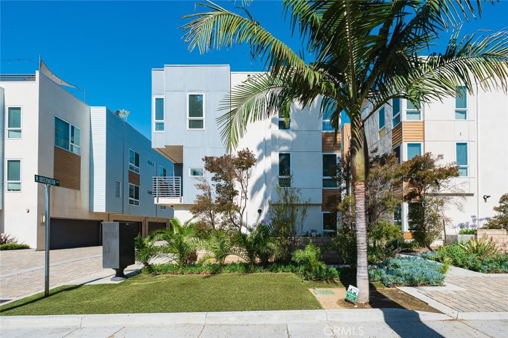 5627 W Observation Lane