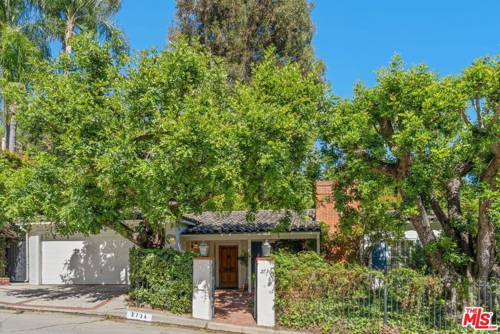 2736 Outpost Drive