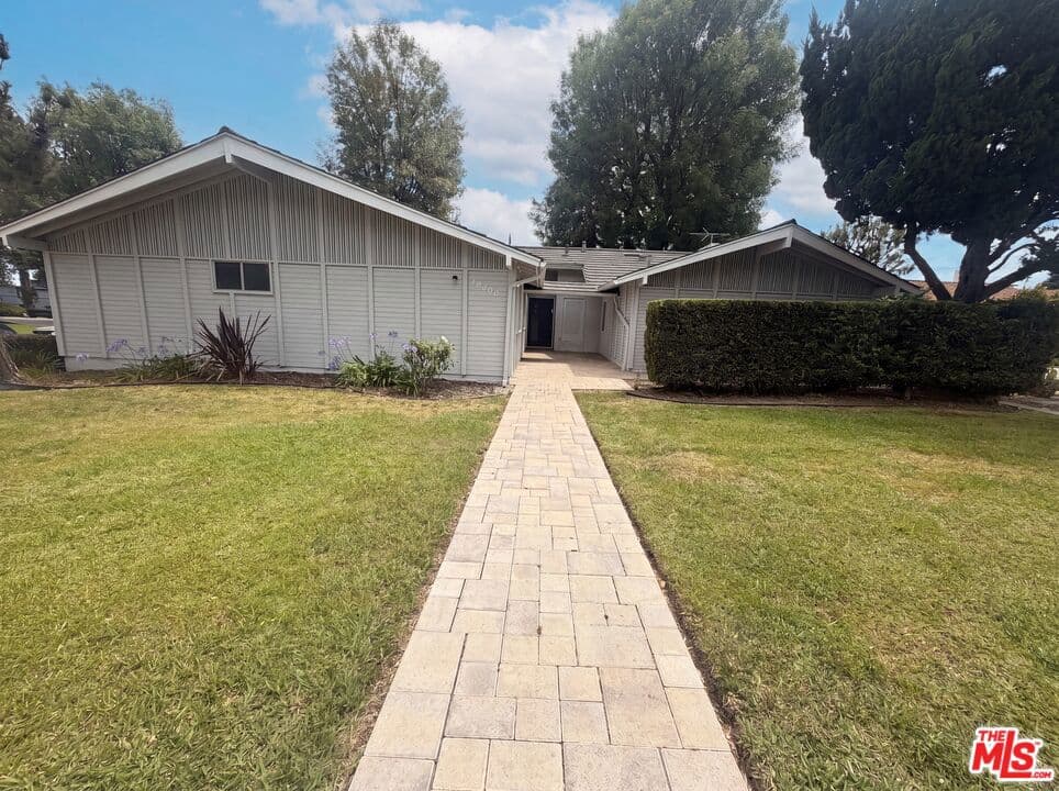 18400 Bermuda Street