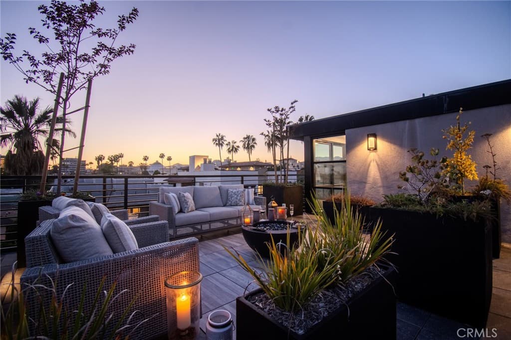 150 S Oak Knoll 103