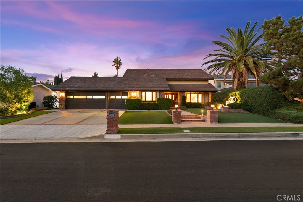 20619 Horace Street
