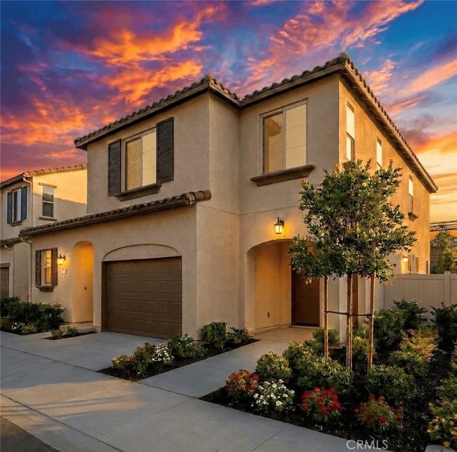 1465 E Laurelwood Dr.
