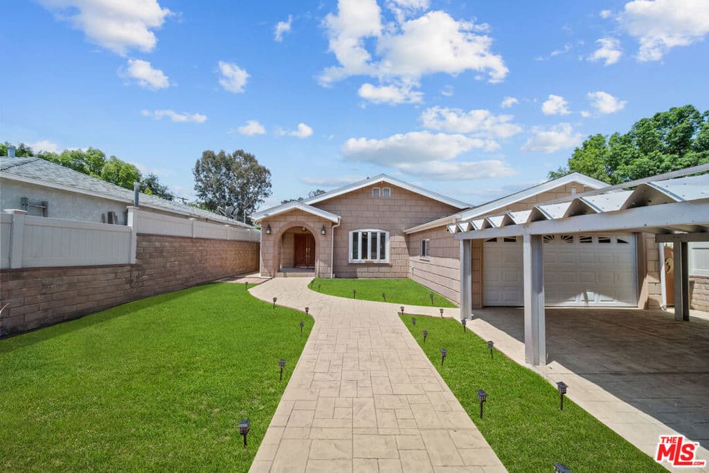 6015 Topeka Drive