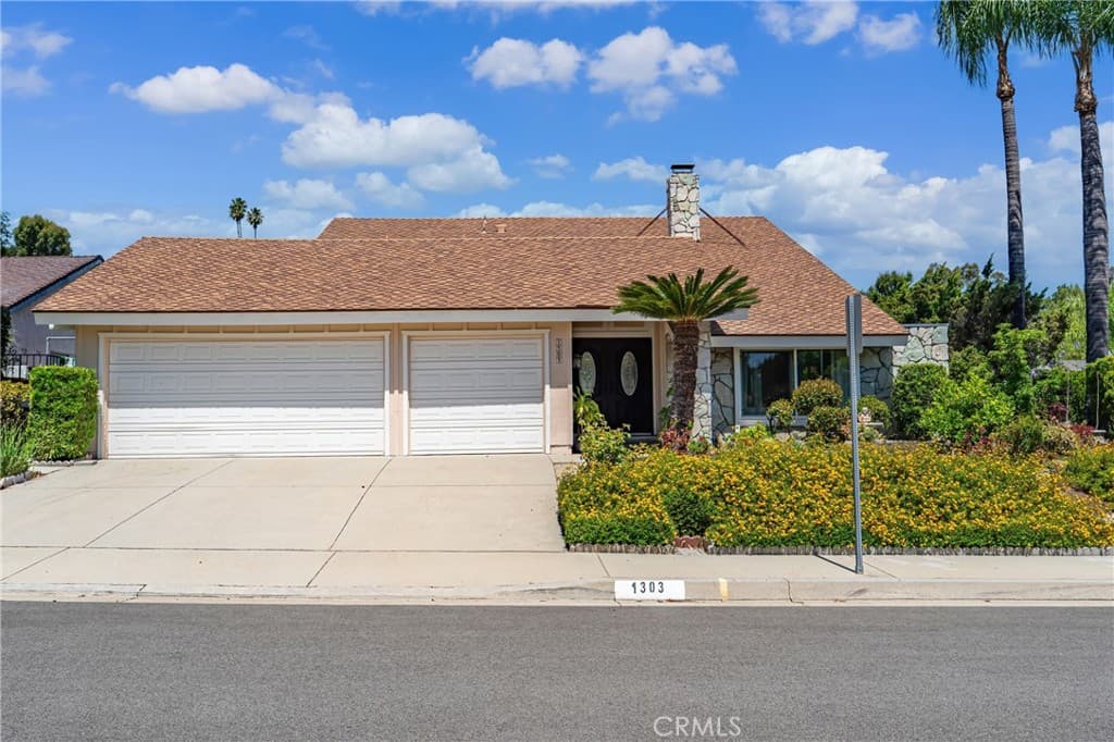 1303 Holly Leaf Way