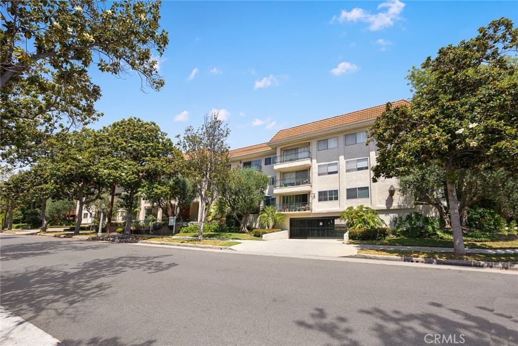 420 S Madison Avenue 301