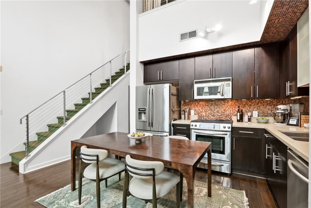 133 The Promenade N 417