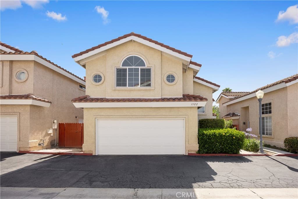 1322 Meadow Ln