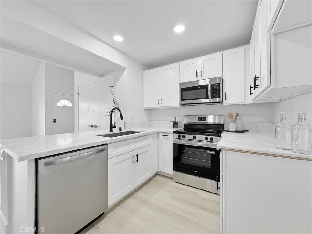 1440 W Edgehill 54