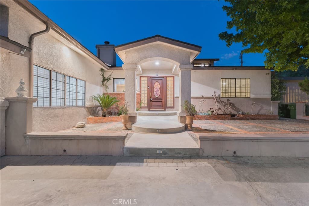 9348 Tujunga Canyon