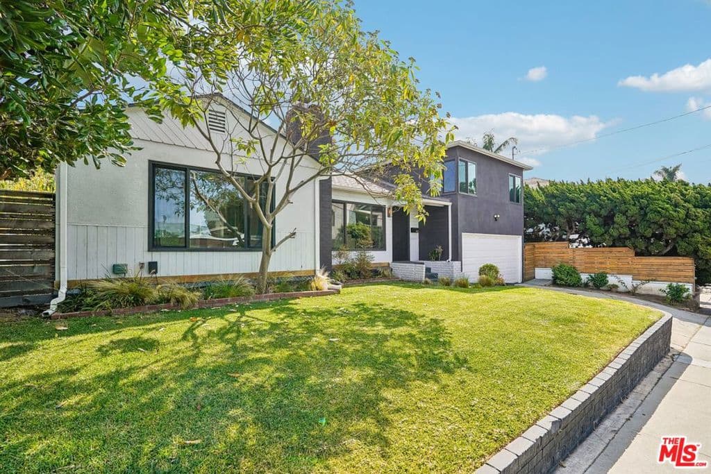 885 Kincaid Avenue