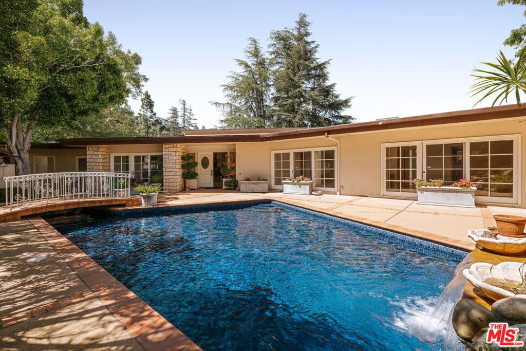 1743 Stone Canyon Road
