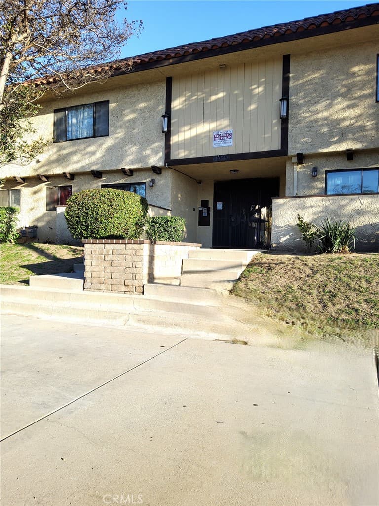 13540 Hubbard Street 10