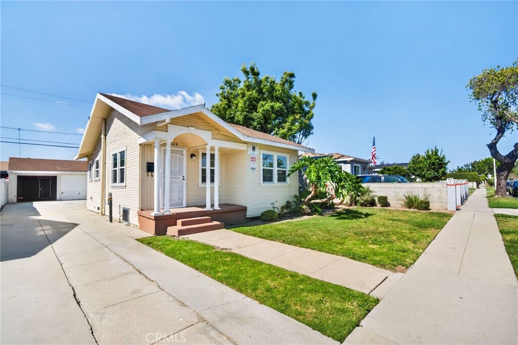 2624 E Jefferson