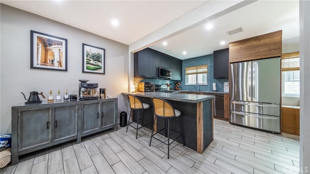 7422 Hazeltine
