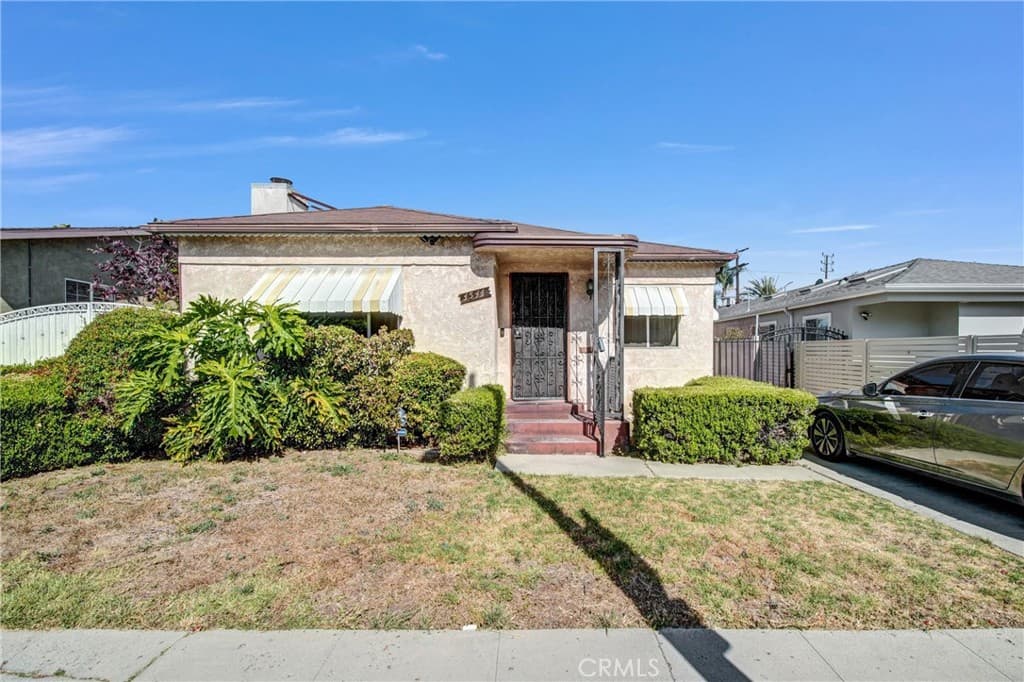 1544 S Burnside