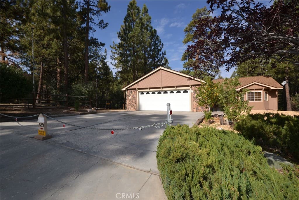889 Mcalister Road