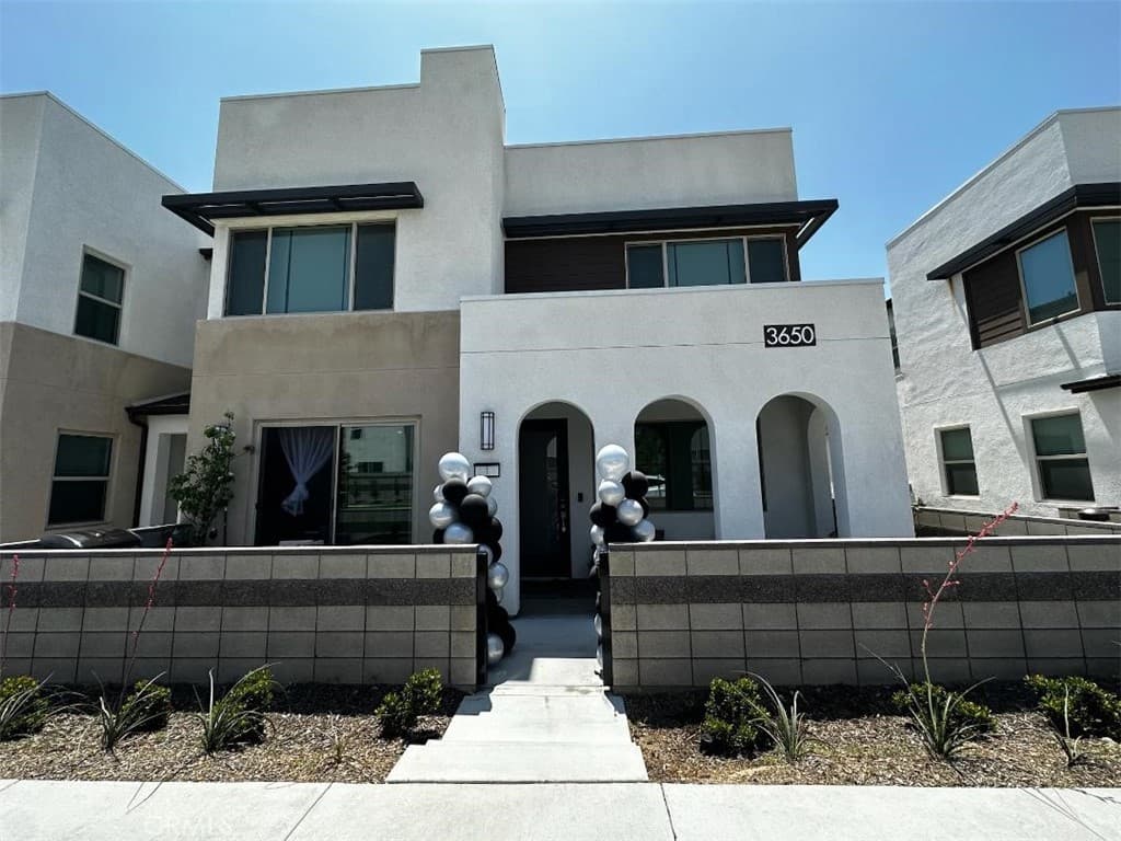 3650 E Pollock