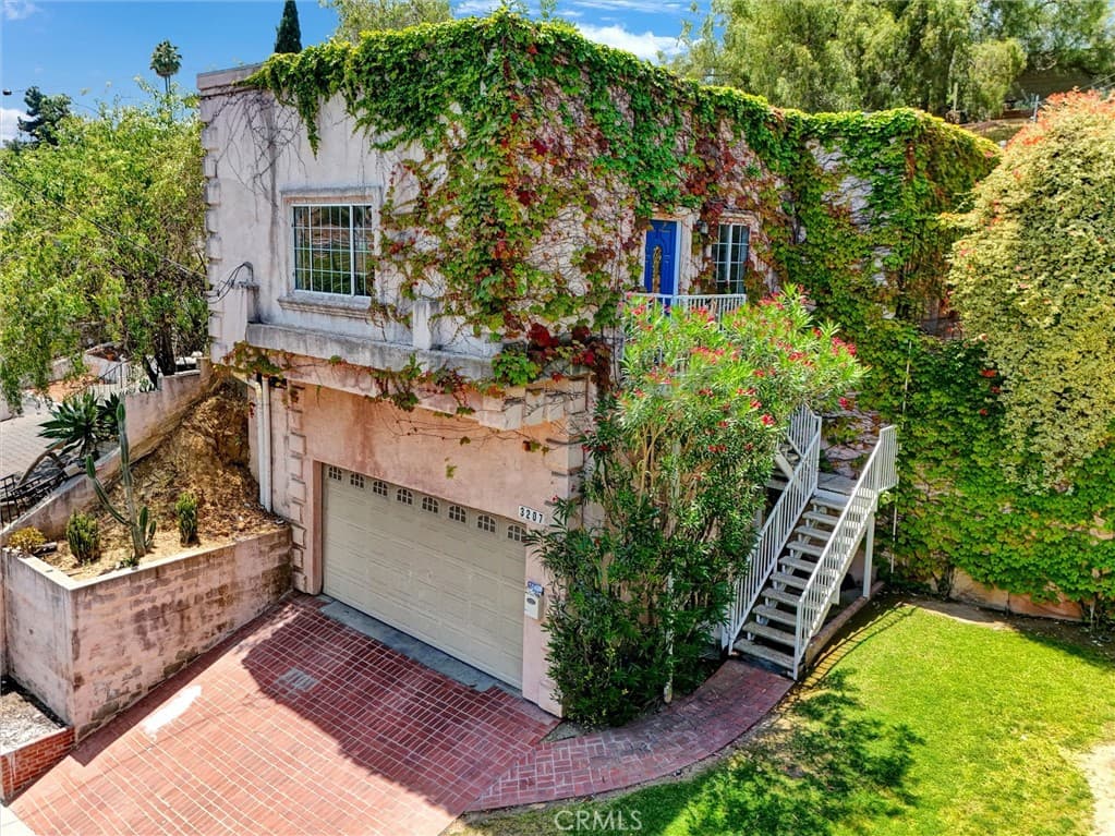 3207 Kenneth Drive