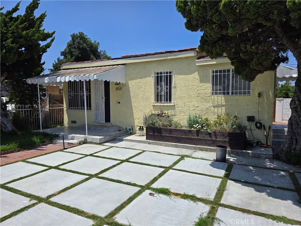 859 E 87th