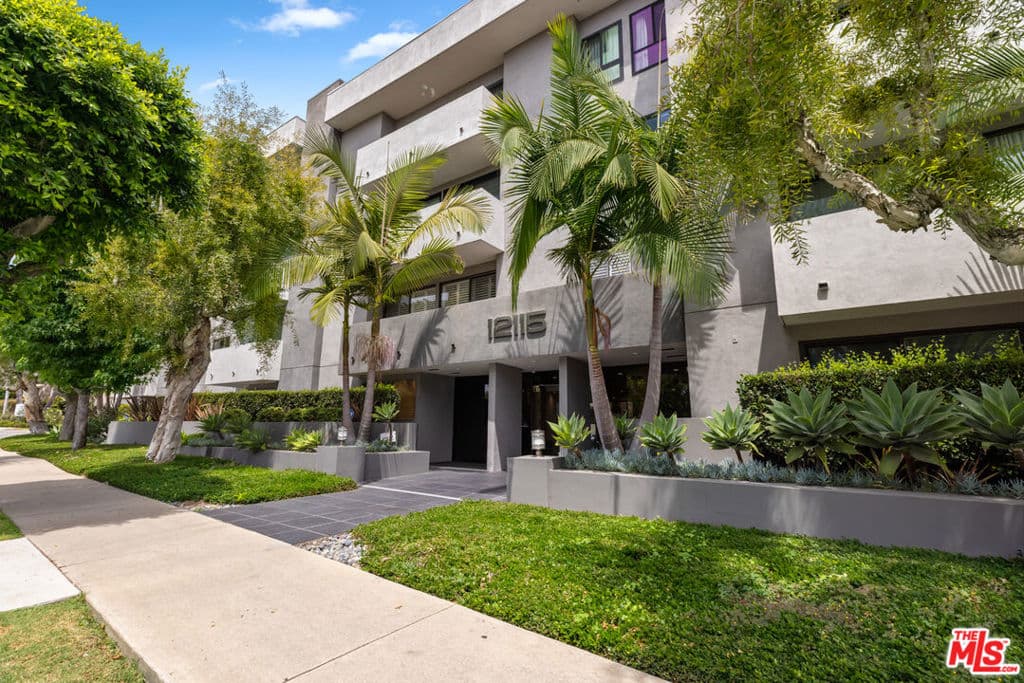 12115 San Vicente Boulevard 111