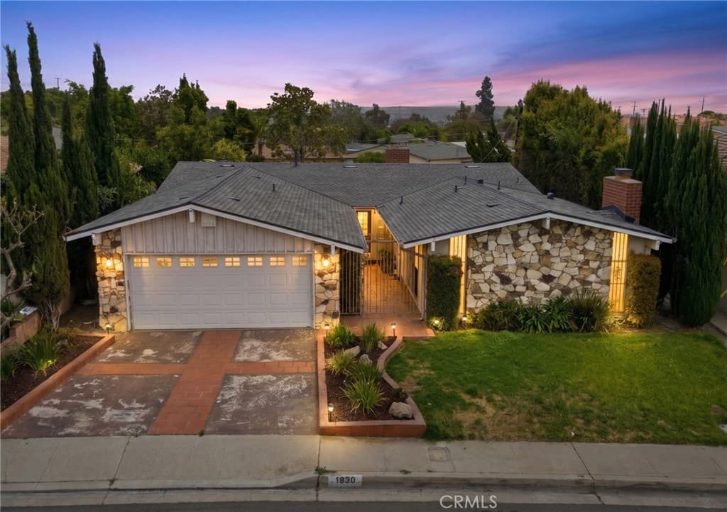 1630 Crest Vista Drive