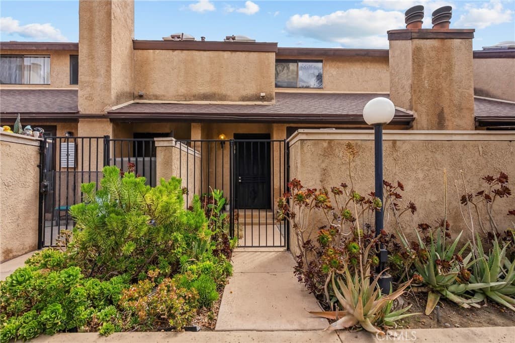 14401 Plummer